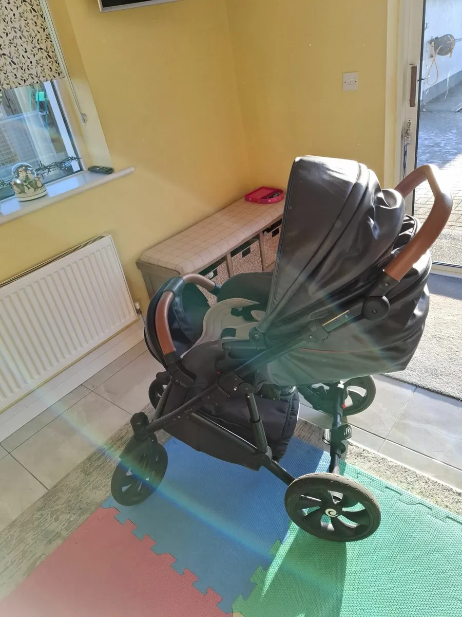 Buggie/stroller - Image 1