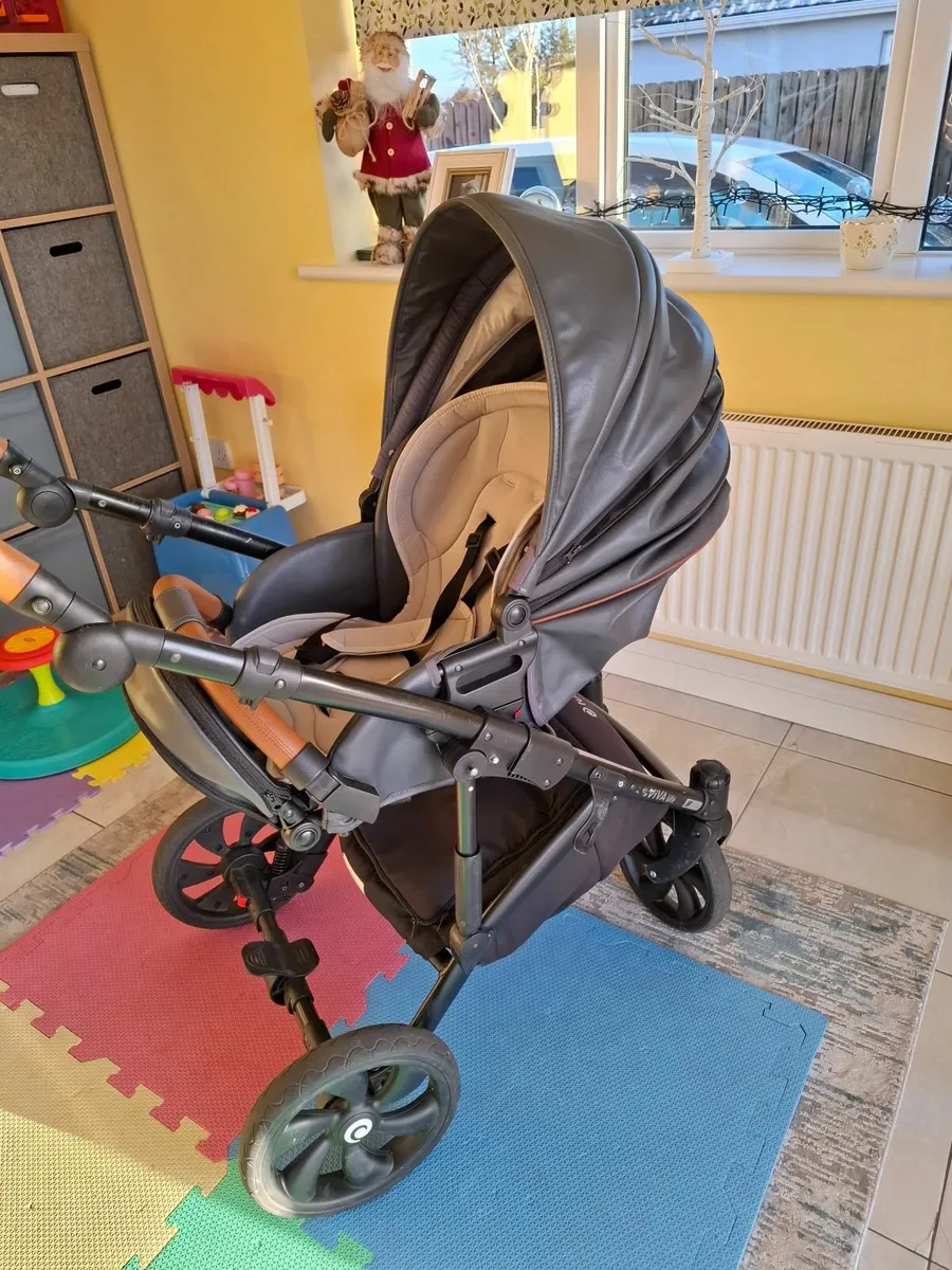Buggie/stroller - Image 3