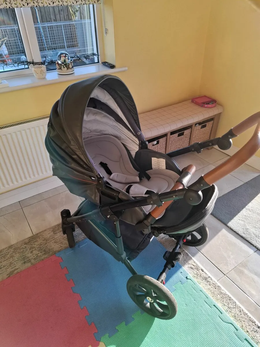 Buggie/stroller - Image 4