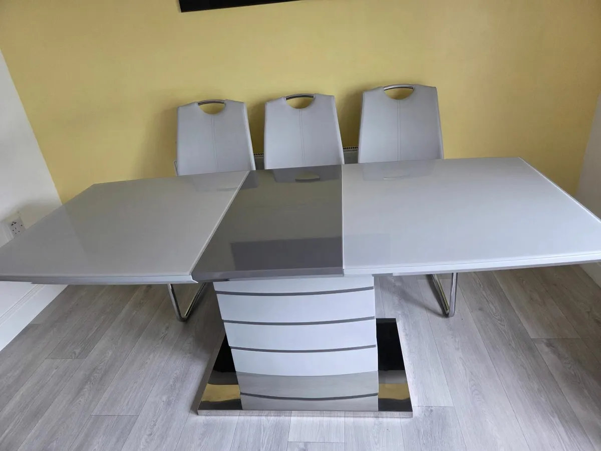 Glass Table & 6 Chairs - Image 4