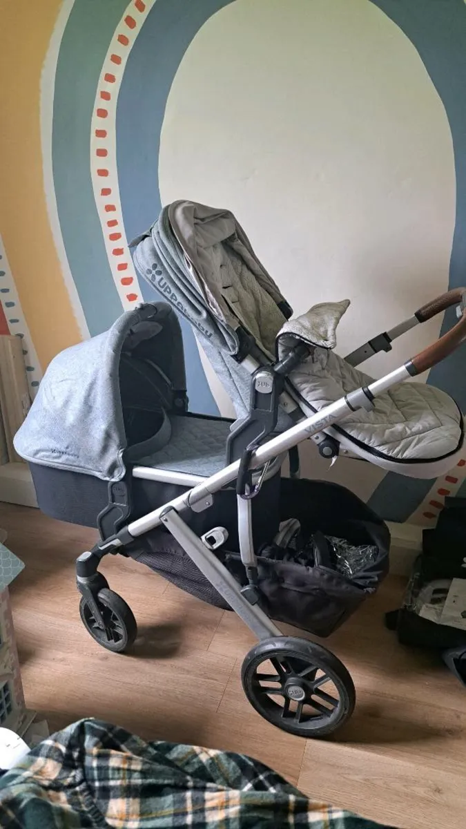 Uppababy Vista V2 Cosy ganoosh & double adaptors - Image 1