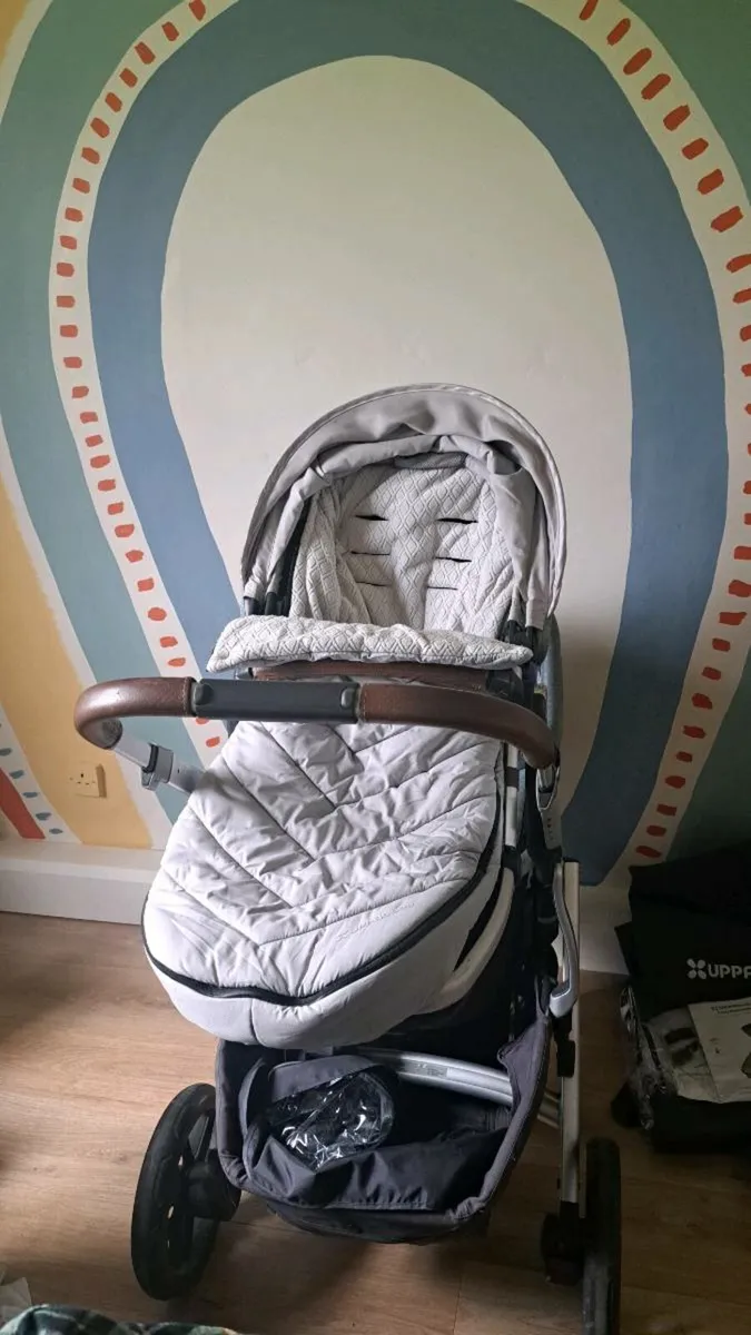 Uppababy Vista V2 Cosy ganoosh & double adaptors - Image 2