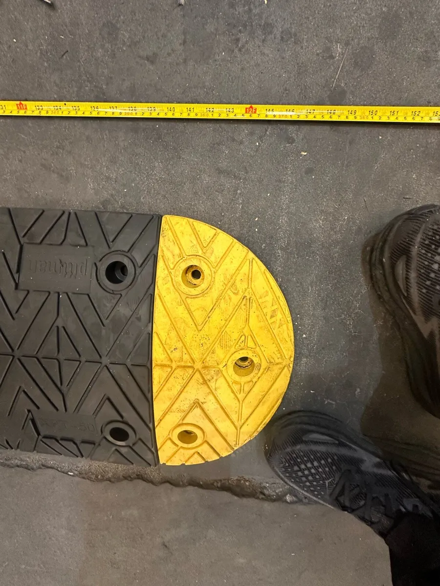 BARGIN new High visibility speed ramps - Image 1