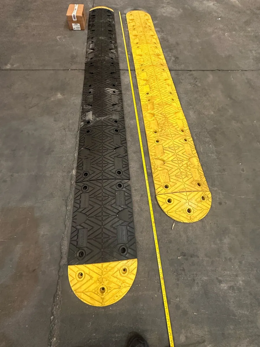 BARGIN new High visibility speed ramps - Image 2