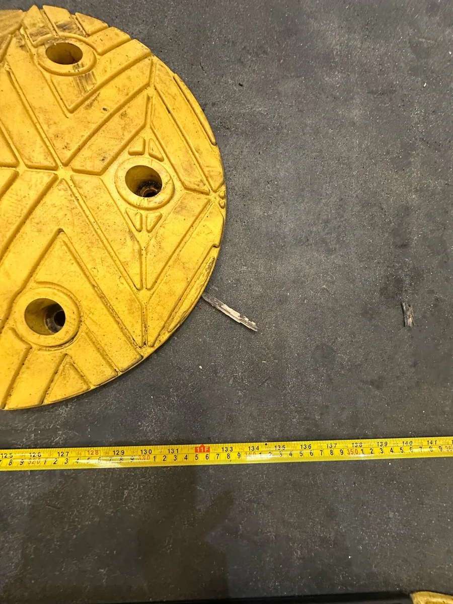 BARGIN new High visibility speed ramps - Image 3