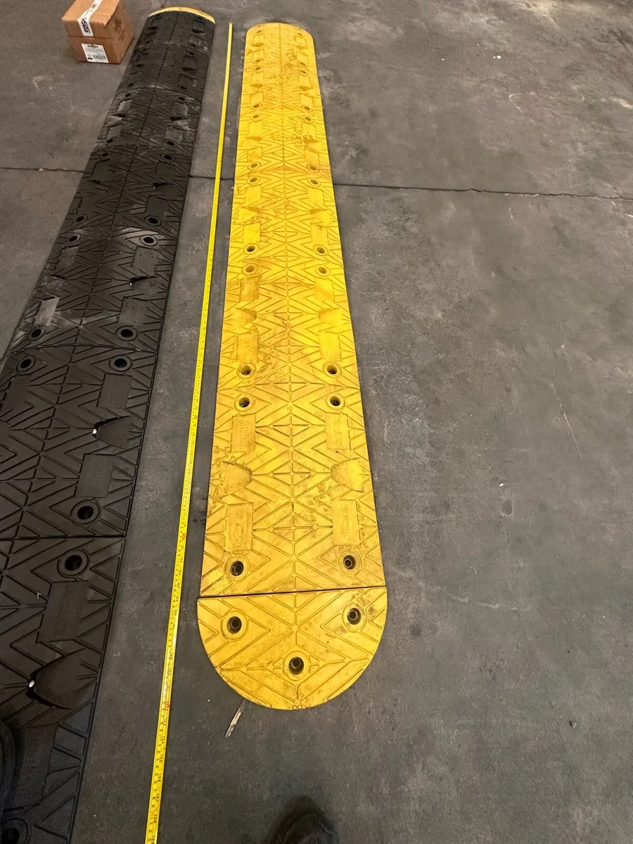 BARGIN new High visibility speed ramps - Image 4