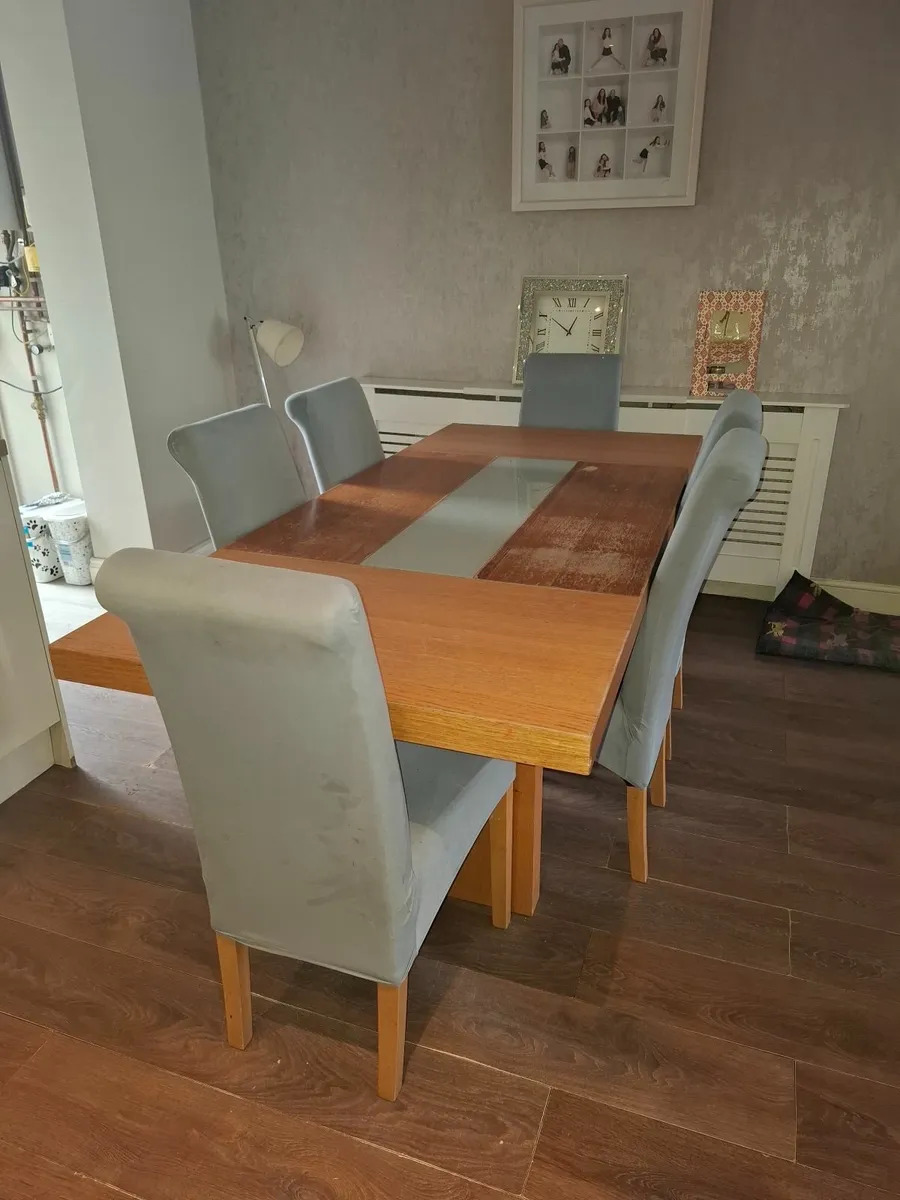 Table & Chairs - Image 3