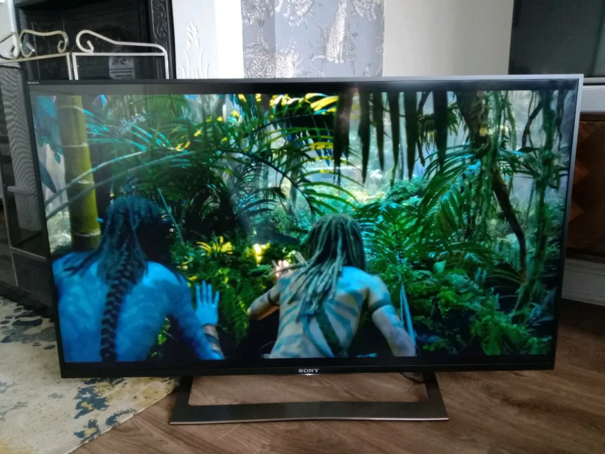Sony 43"UHD SMART android tv 43XD8099 + sound bar - Image 3