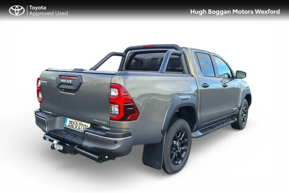 Toyota Hilux 2.8D4D INVINCIBLE + VAT - Image 2