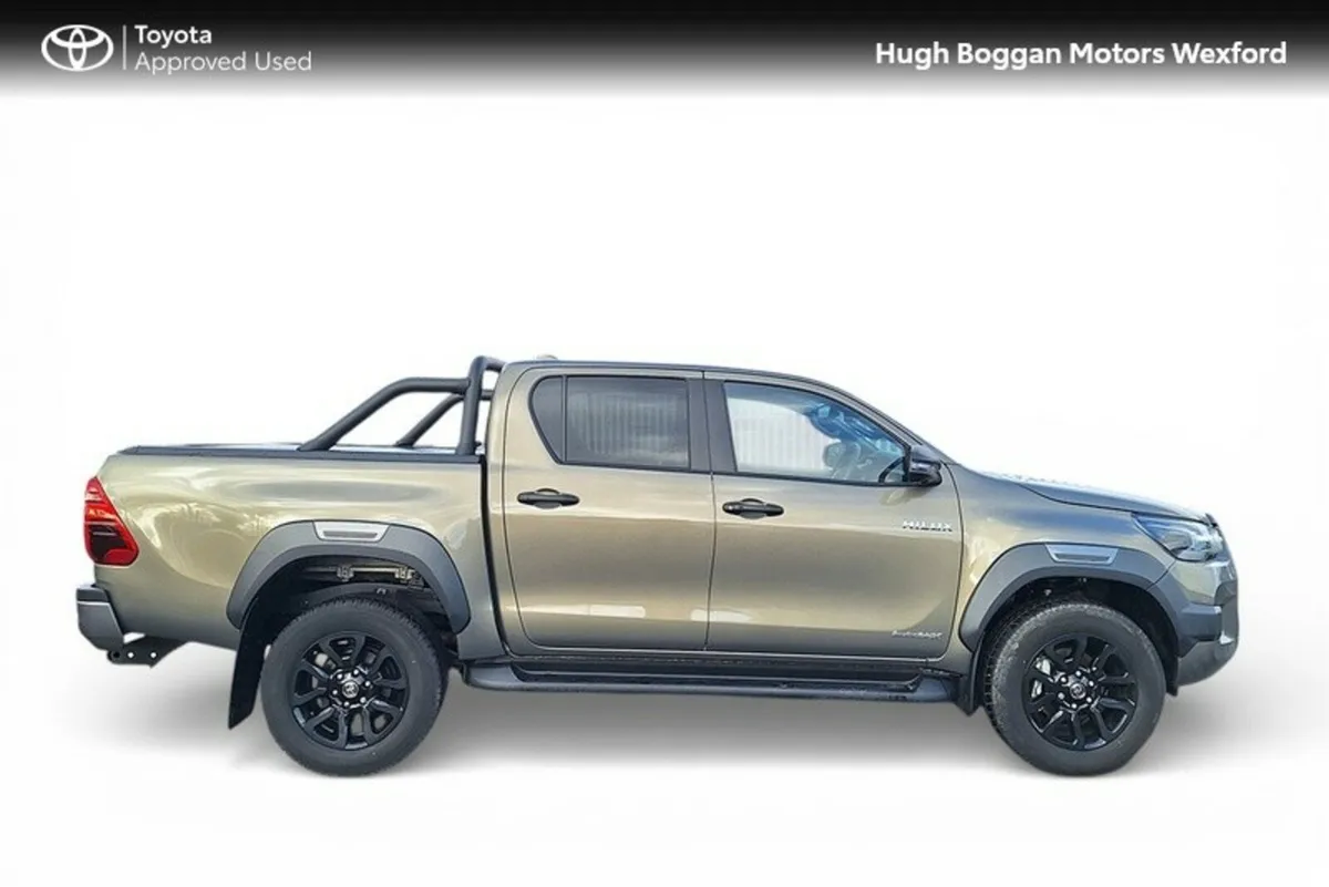 Toyota Hilux 2.8D4D INVINCIBLE + VAT - Image 3