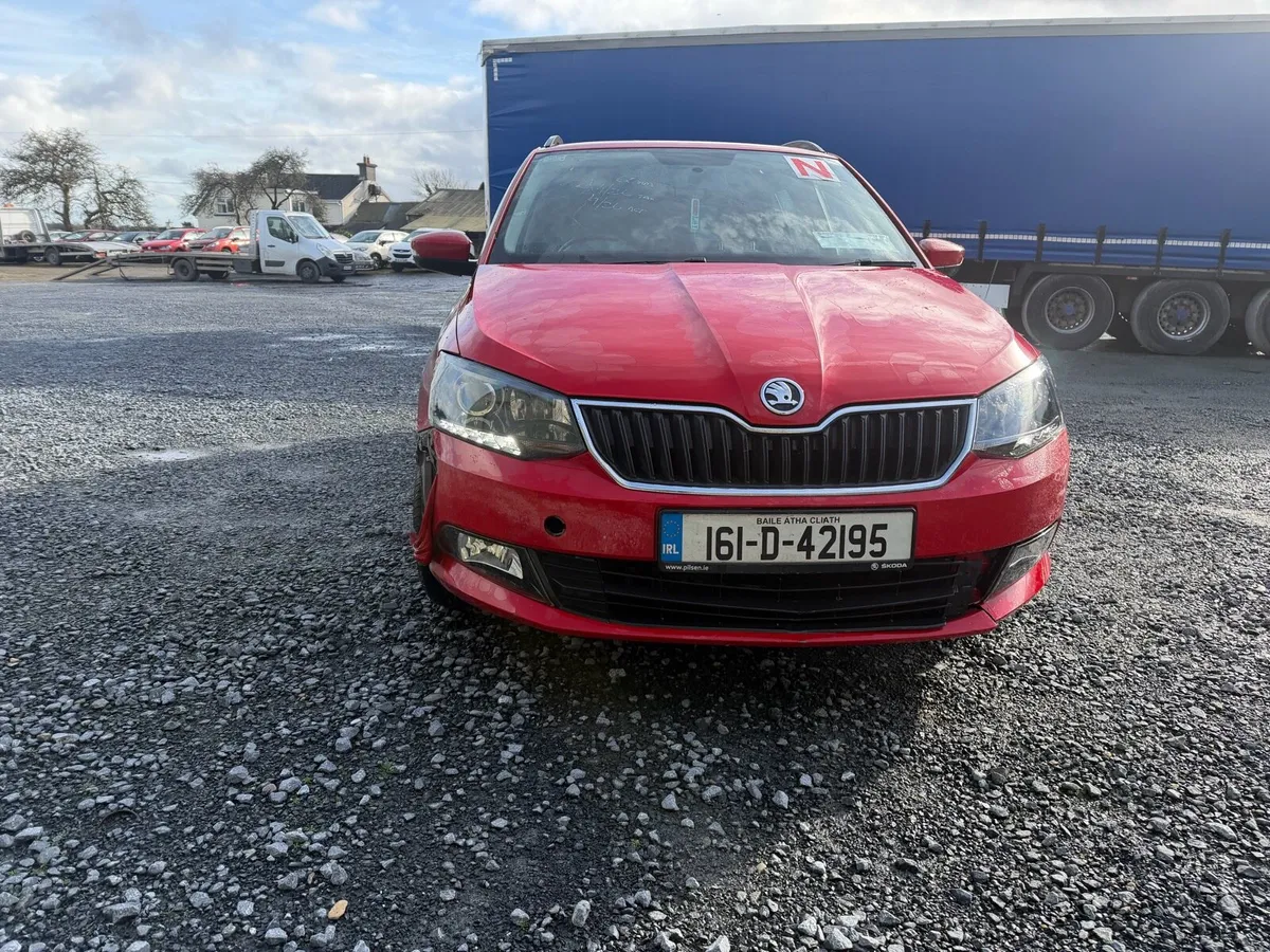 2016 Skoda Fabia. 1 L petrol - Image 1