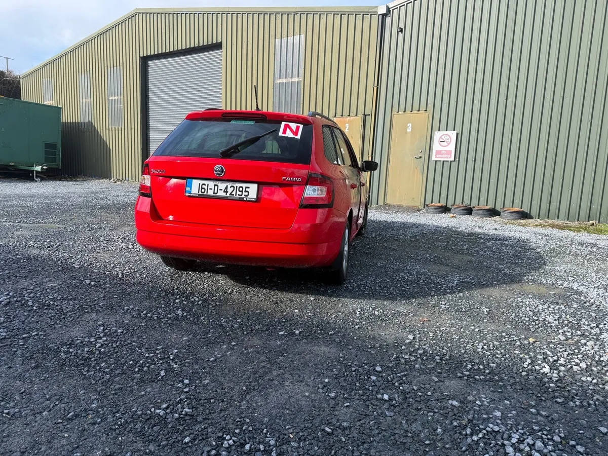 2016 Skoda Fabia. 1 L petrol - Image 4