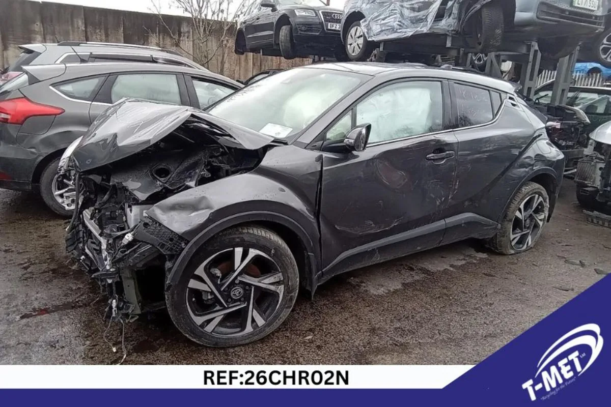 2023 TOYOTA C-HR BREAKING FOR PARTS - Image 4