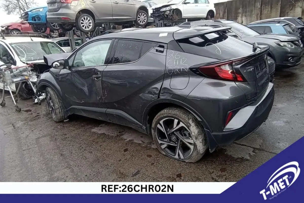 2023 TOYOTA C-HR BREAKING FOR PARTS - Image 3