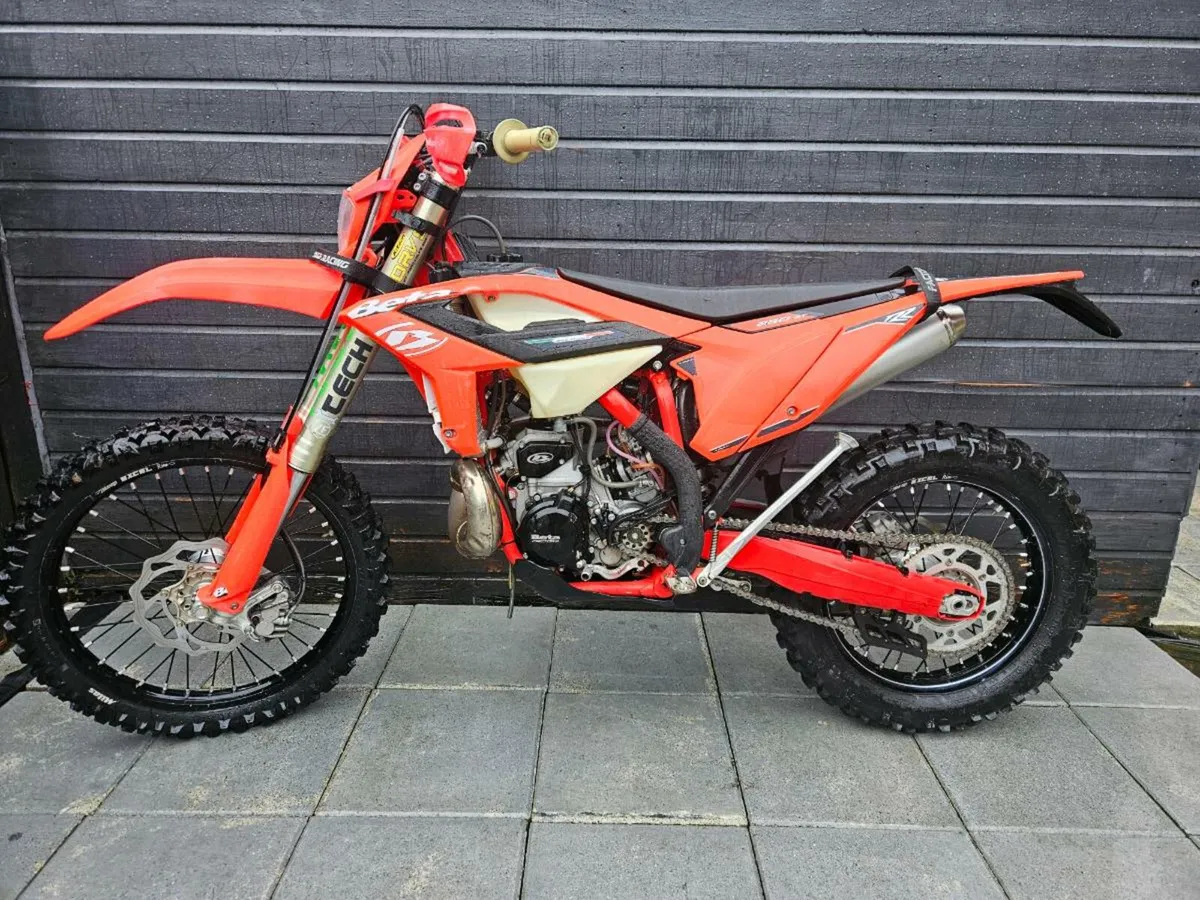 2023 Beta 250 RR enduro LOW hours - Image 2