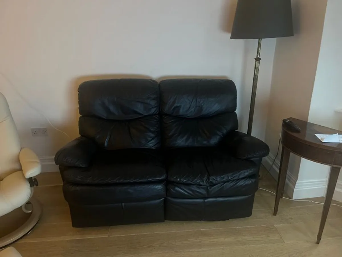 Leather 2 seater sofa - Image 3