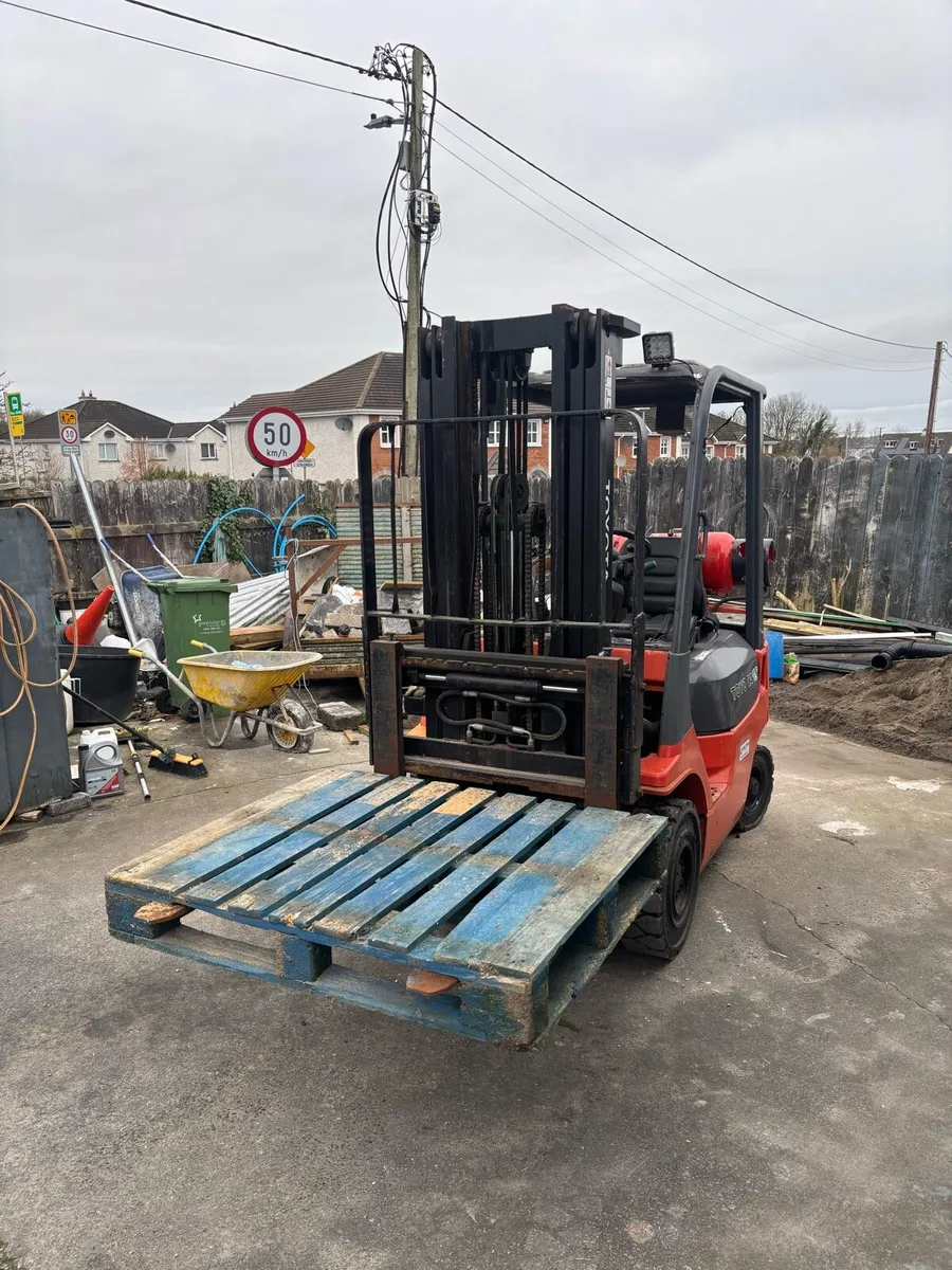 Forklift - Image 2