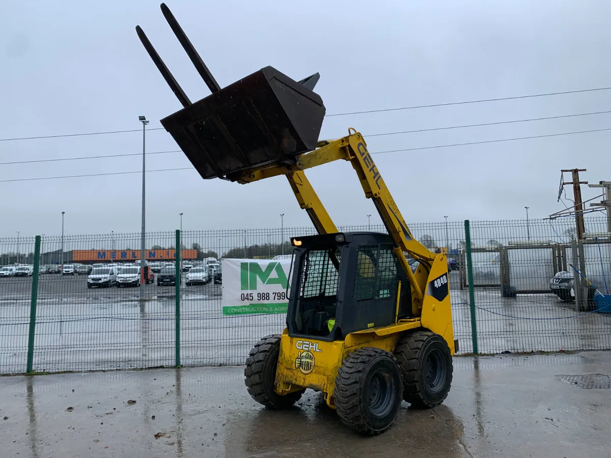 BID ONLINE NOW - 2006 GEHL 4840 SKIDSTEER FOR AUCT - Image 1