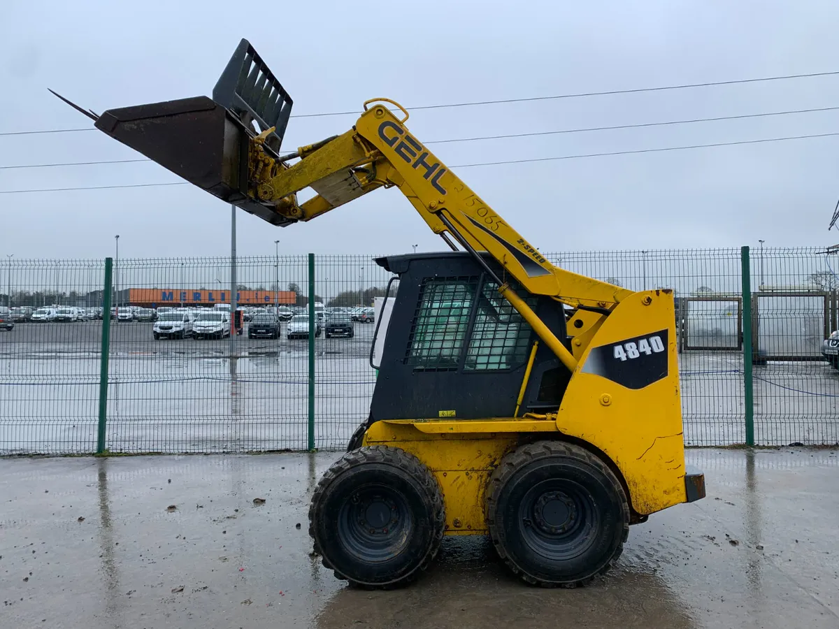 BID ONLINE NOW - 2006 GEHL 4840 SKIDSTEER FOR AUCT - Image 2