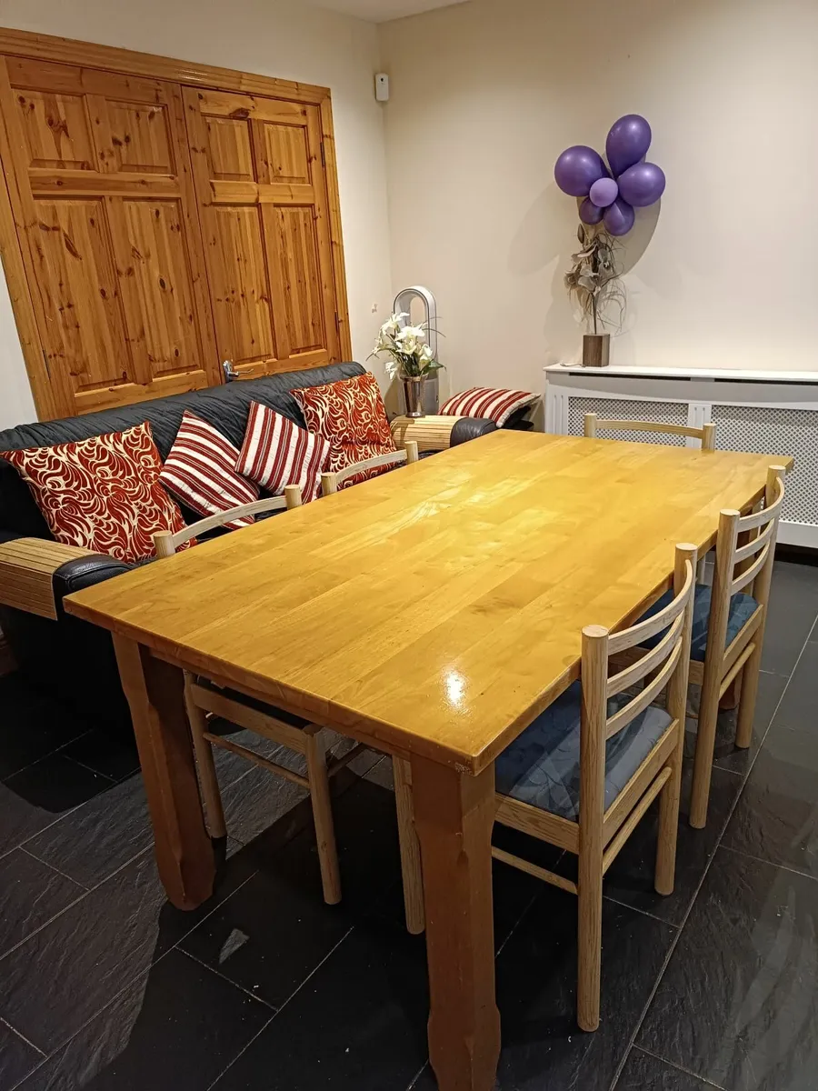 Dining table & chairs - Image 1