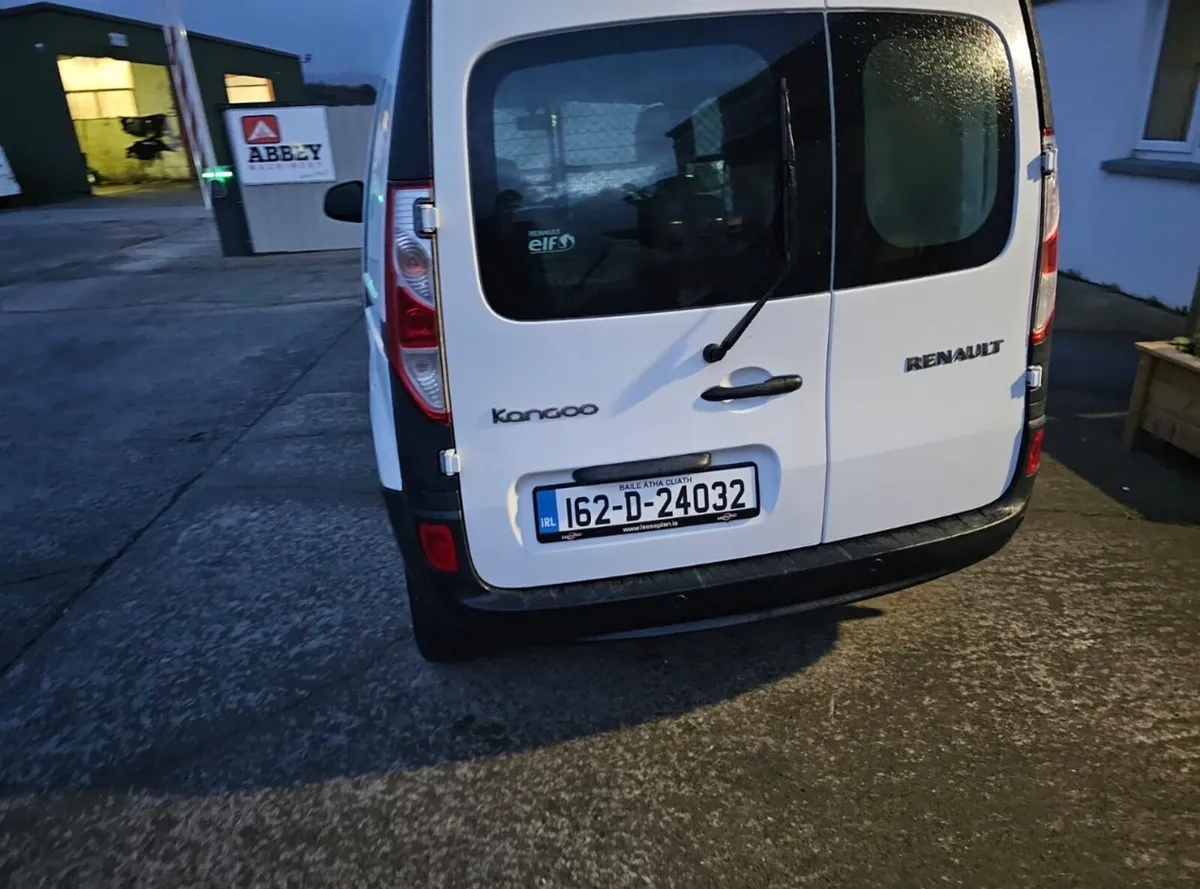 Kangaroo Renault - Image 2