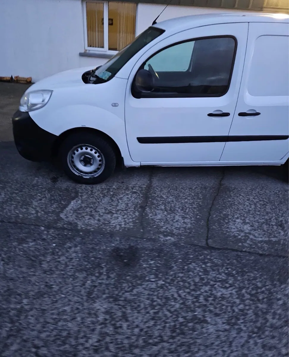 Kangaroo Renault - Image 4