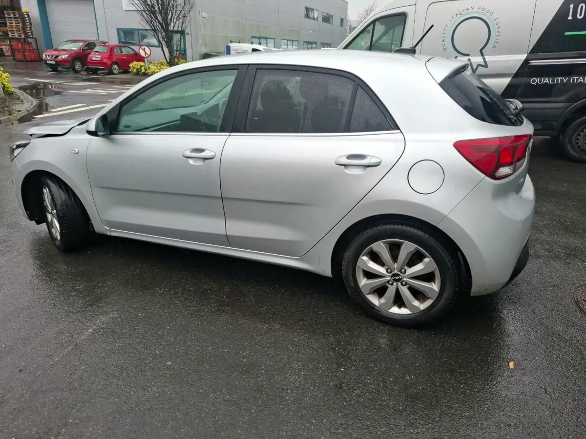 2022 Kia Rio - Image 3