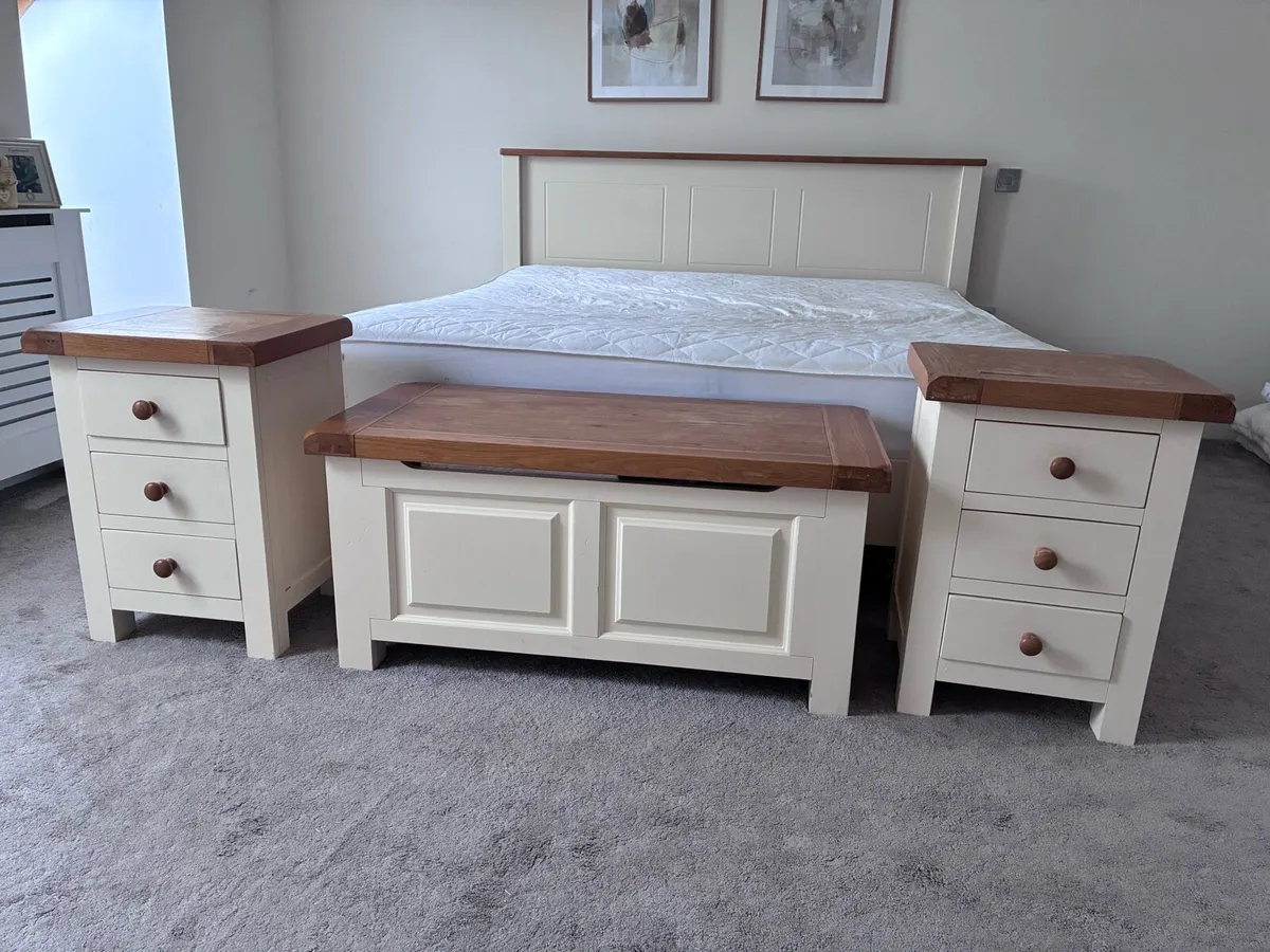 Somerset Bedroom furniture - Image 2