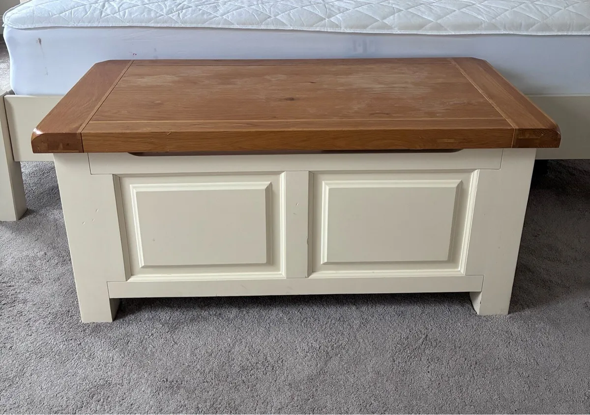 Somerset Bedroom furniture - Image 4