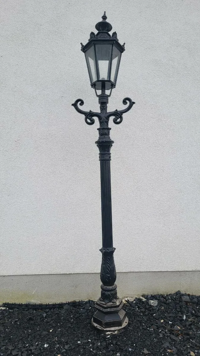 Cast iron lantern - Image 2