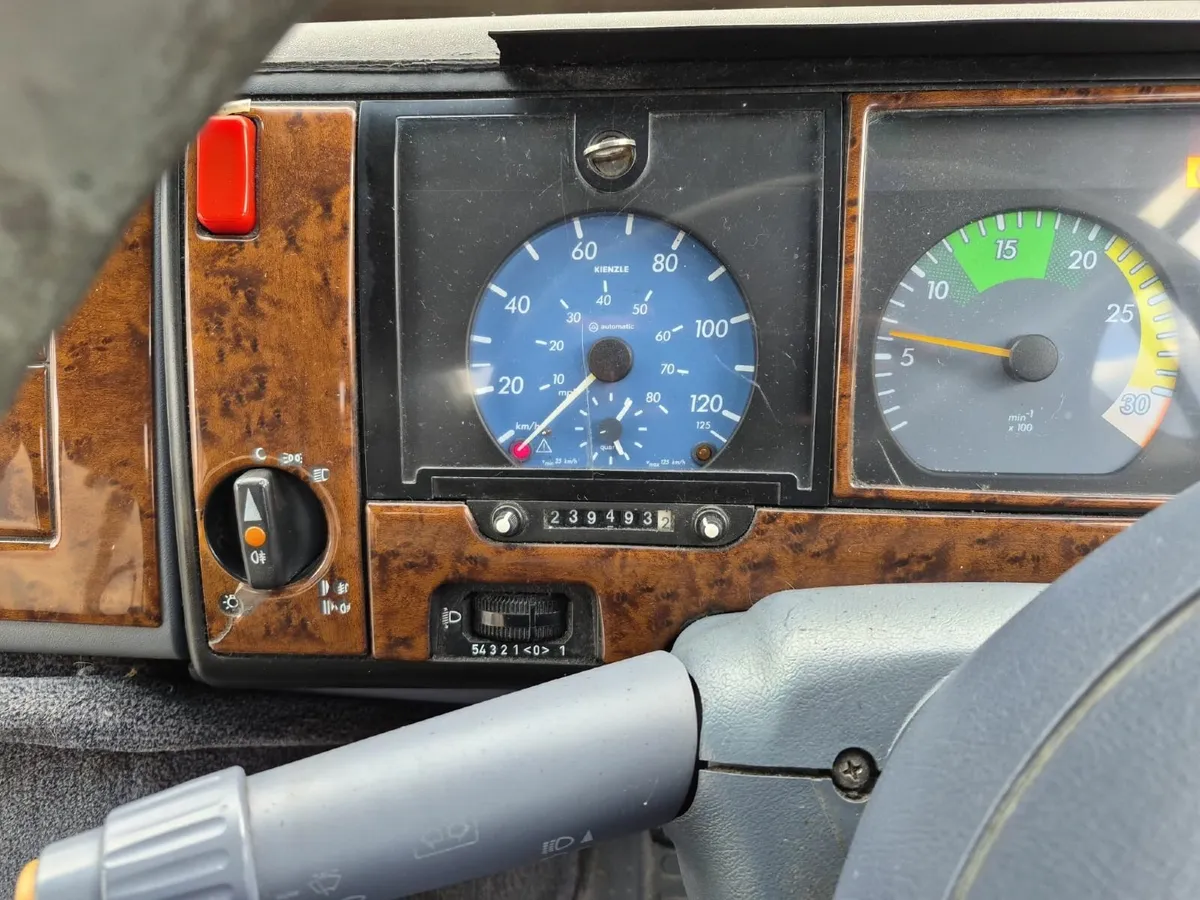 Mercedes-Benz Plaxton Cheetah 2005 33 Seater - Image 2