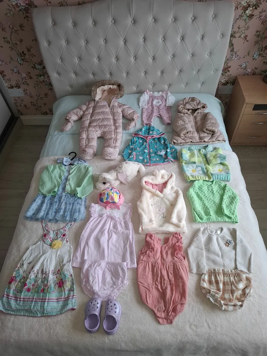 Baby girl clothes - Image 1