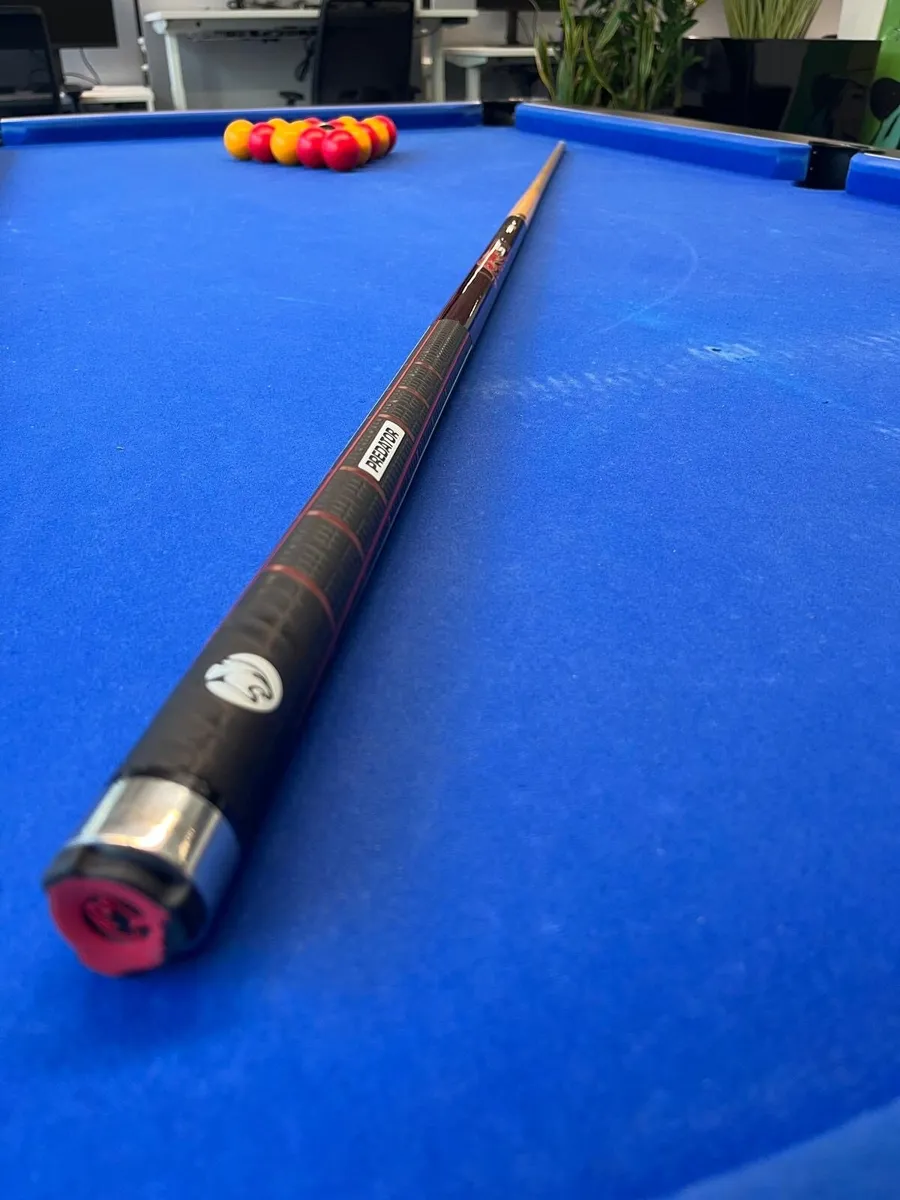 Predator Pool Cue & Case - Image 1