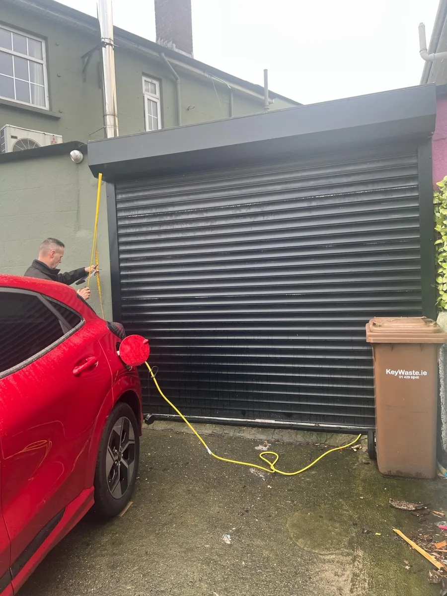 Motorized roller garage shutter - Image 2