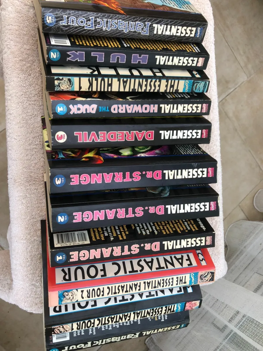 collection of Marvel annuals - Image 2