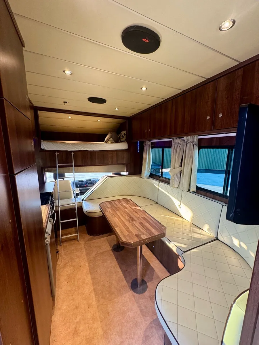 Horse lorries - Image 4