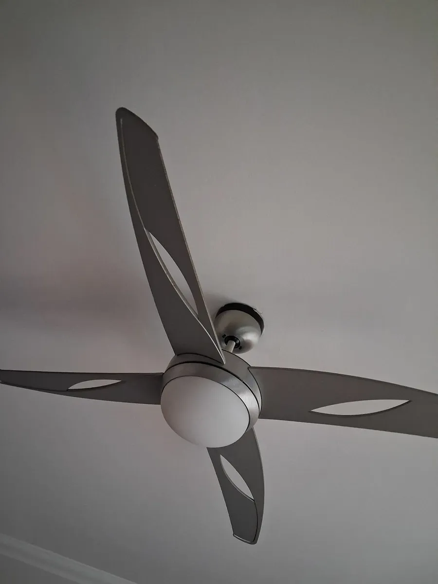 2 x ceiling fans 150e for 2 with remotes - Image 1