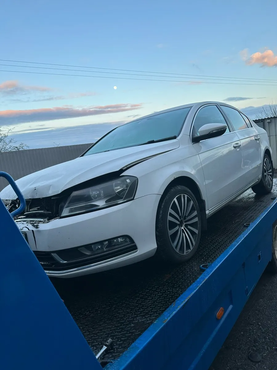 2012 Volkswagen Passat 2.0 tdi for breaking - Image 1