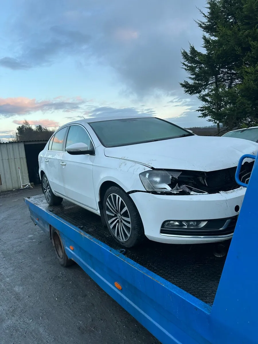 2012 Volkswagen Passat 2.0 tdi for breaking - Image 2