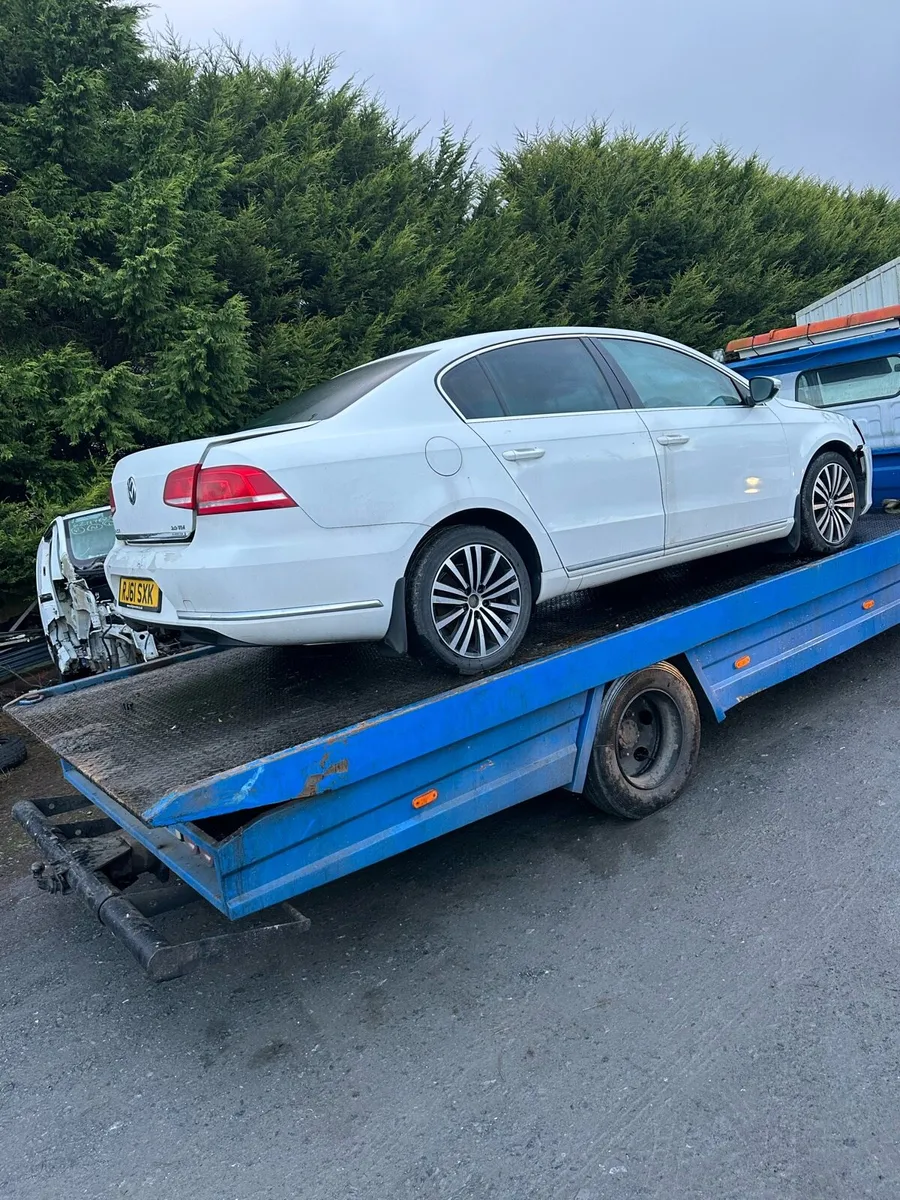 2012 Volkswagen Passat 2.0 tdi for breaking - Image 4