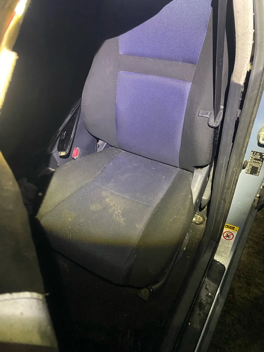 Toyota corrolla for breaking - Image 2