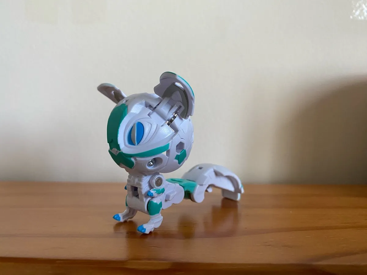 Action Figures set of 3 Bakugans & Cards Game - Image 4