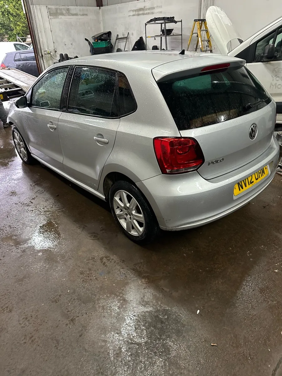 2012 Volkswagen polo for breaking only - Image 3