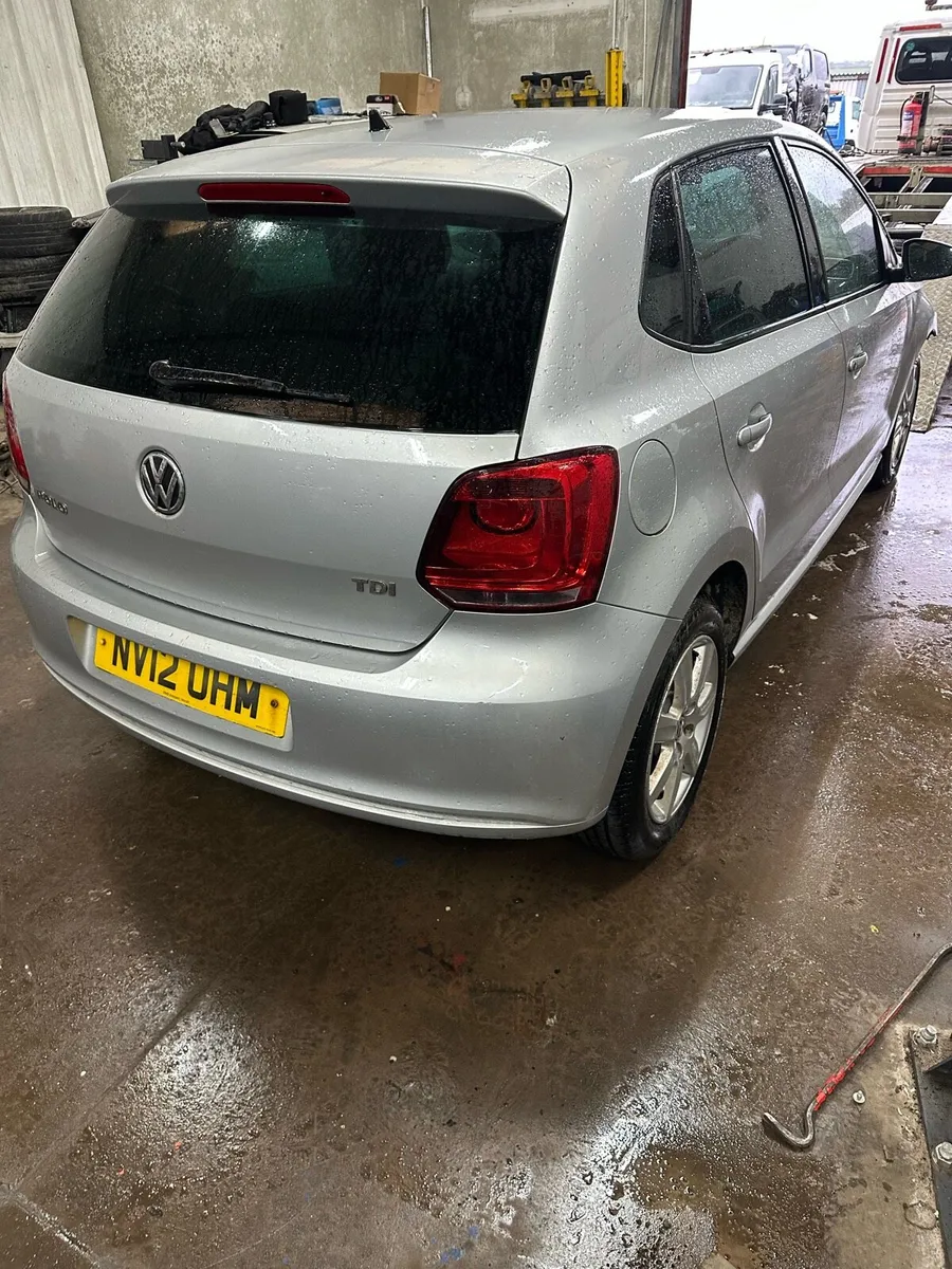2012 Volkswagen polo for breaking only - Image 4