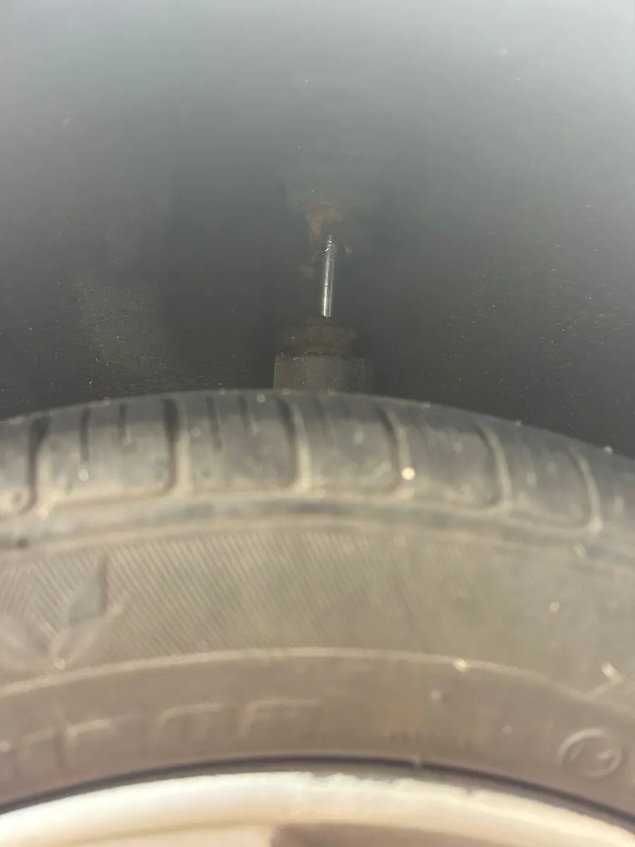 Automatic Kia Picanto for scrap or project - Image 2