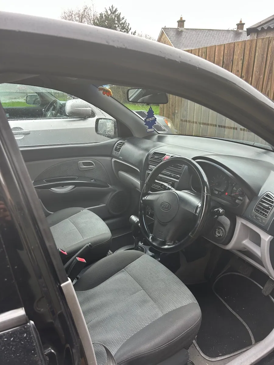 Automatic Kia Picanto for scrap or project - Image 1