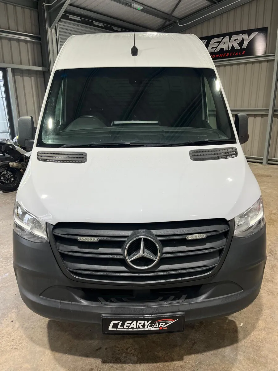 Mercedes-Benz Sprinter MWB, RWD - Image 3