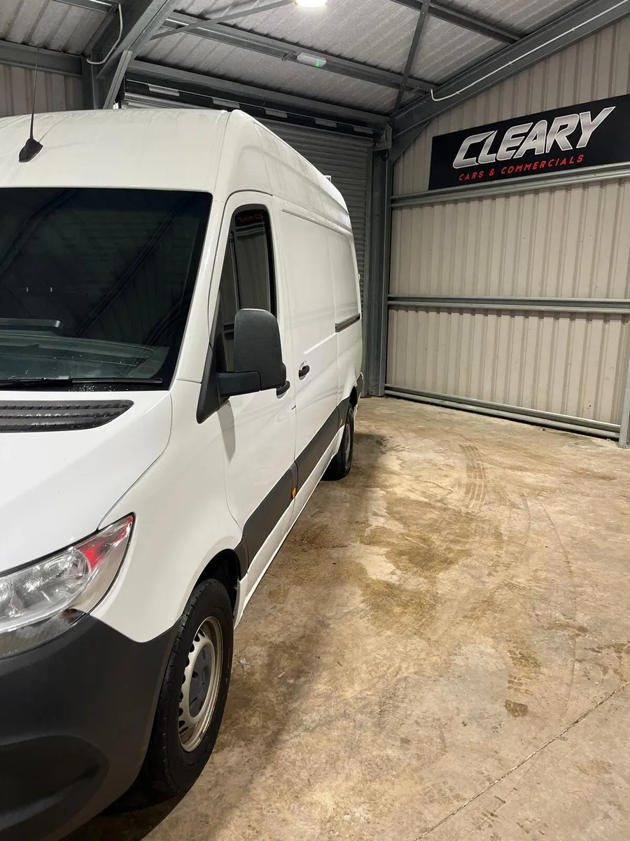Mercedes-Benz Sprinter MWB, RWD - Image 4