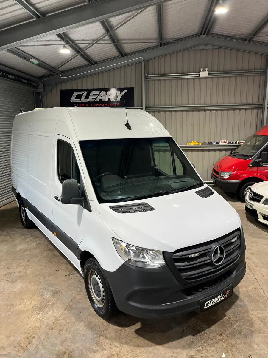 Mercedes-Benz Sprinter MWB, RWD - Image 1