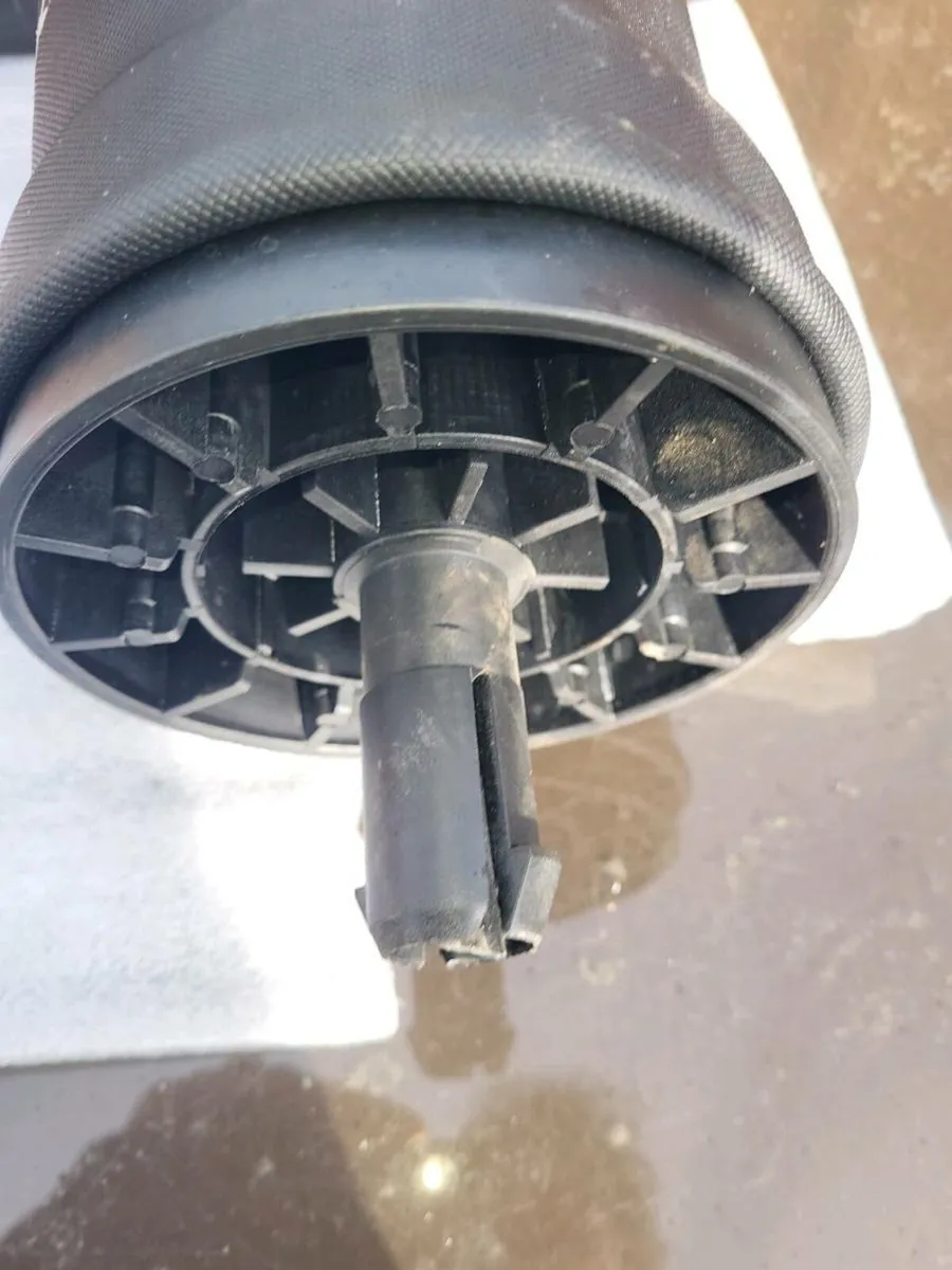 new rear Range Rover airbag - Image 2